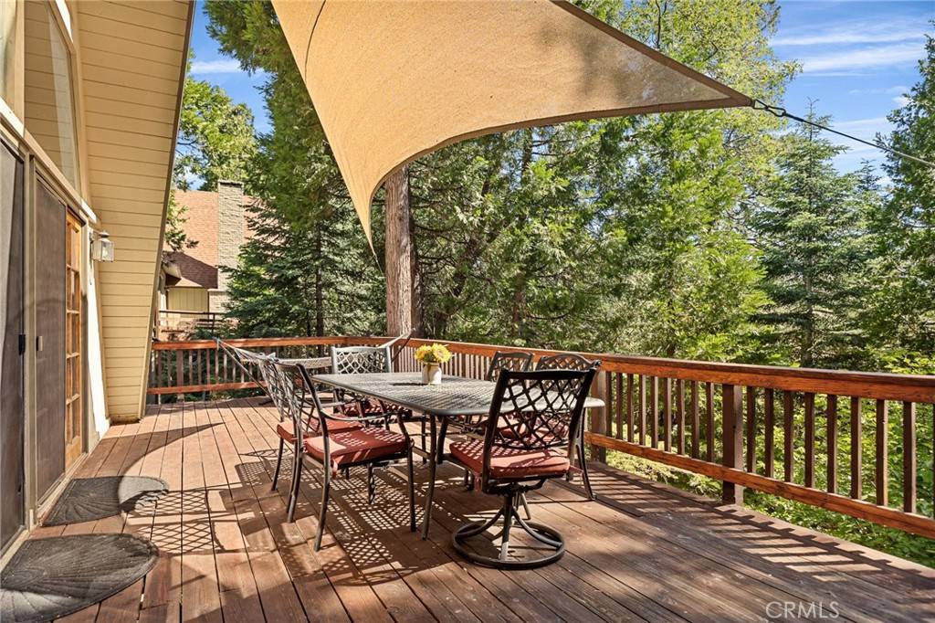 Lake Arrowhead, CA 92352,215 Chippewa LN