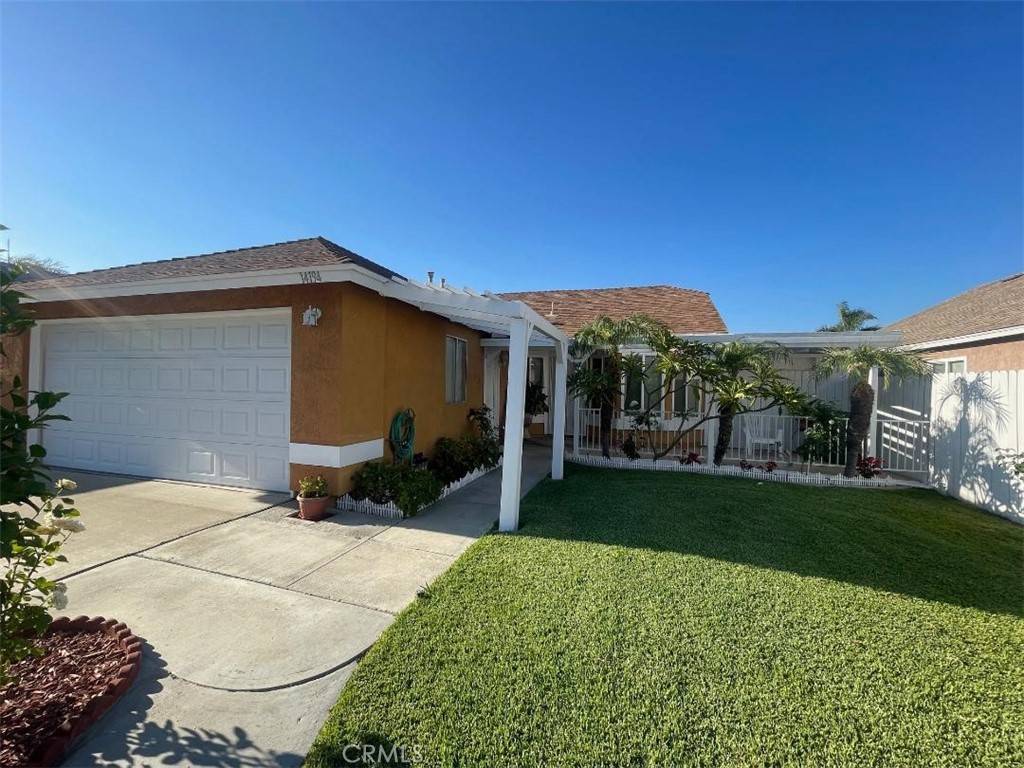 Fontana, CA 92337,14194 Old Field AVE