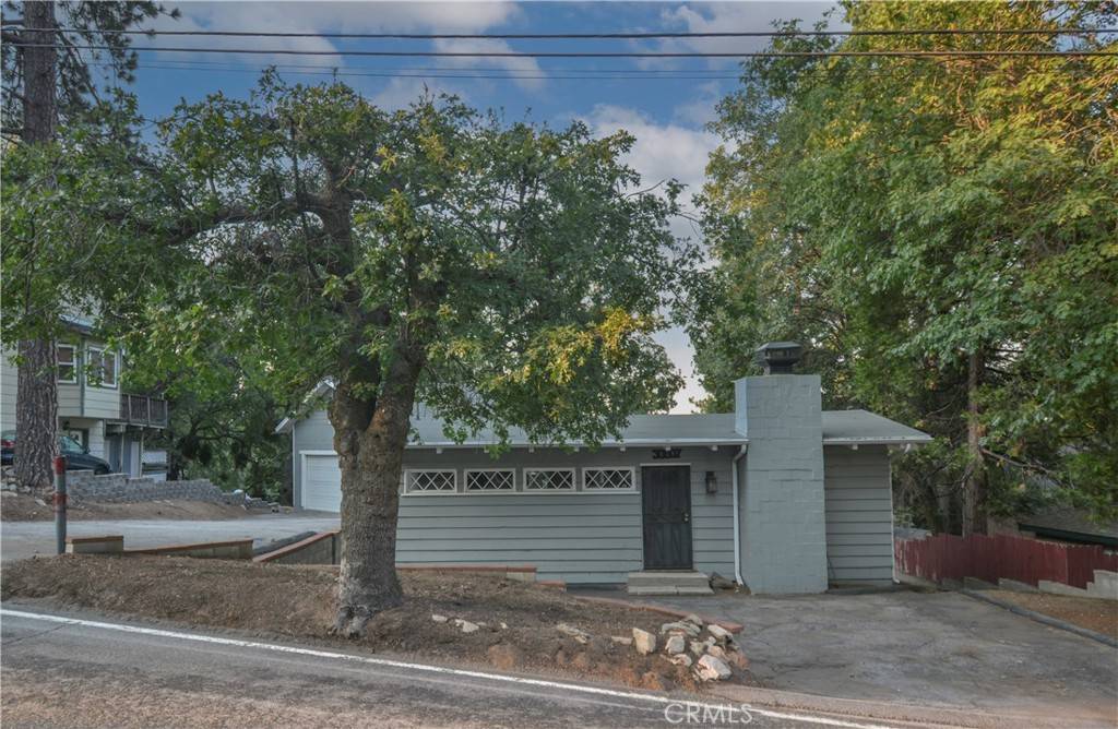Running Springs, CA 92382,30607 Live Oak DR