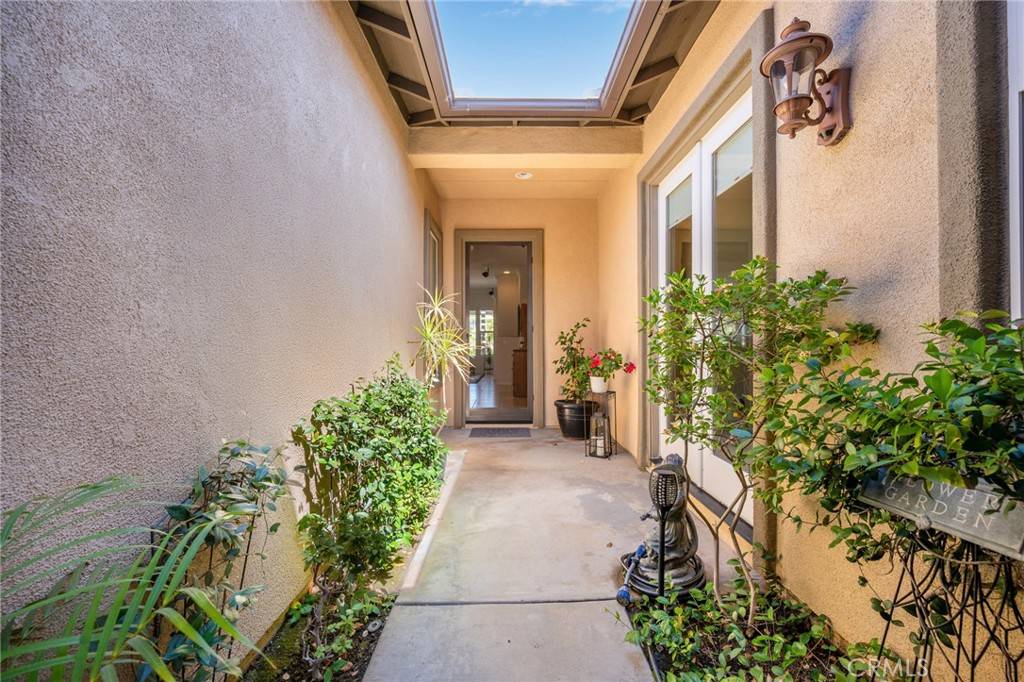 Corona, CA 92883,23929 Fawnskin DR