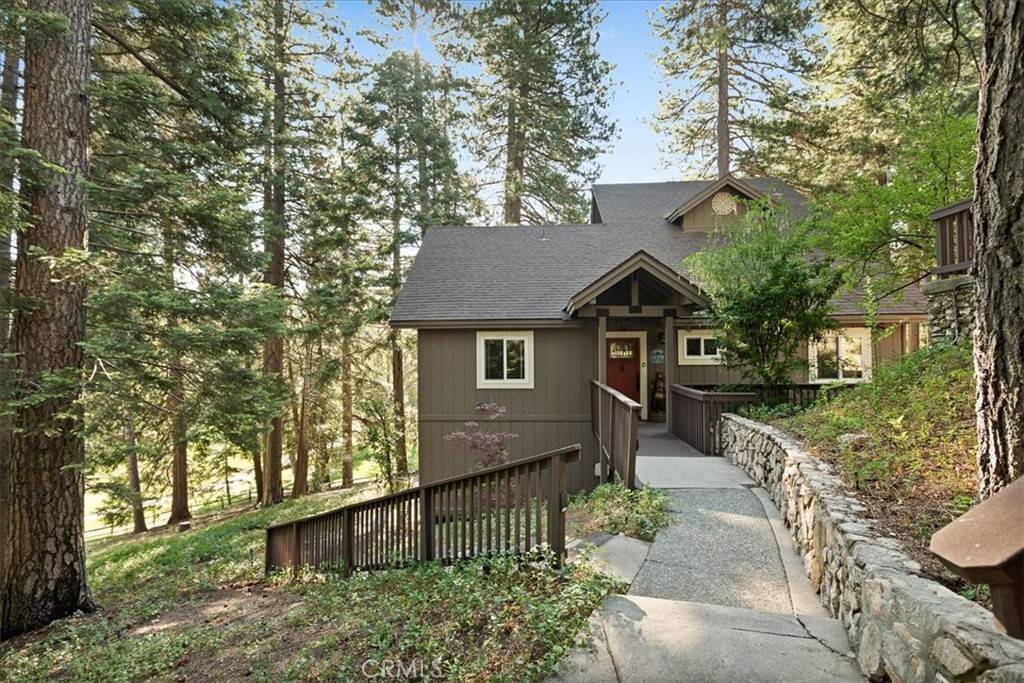 Lake Arrowhead, CA 92391,207 N Fairway DR N