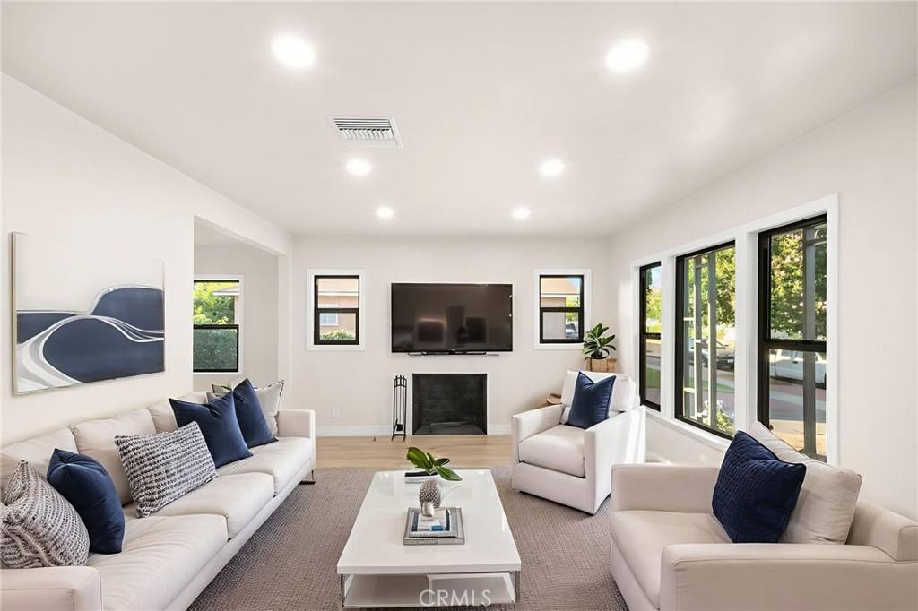 Van Nuys, CA 91405,7059 Cantaloupe AVE