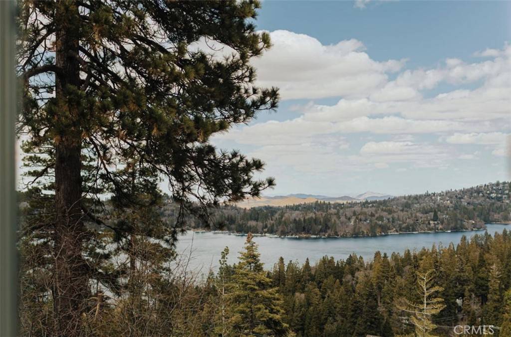 Lake Arrowhead, CA 92352,521 Sunderland Court