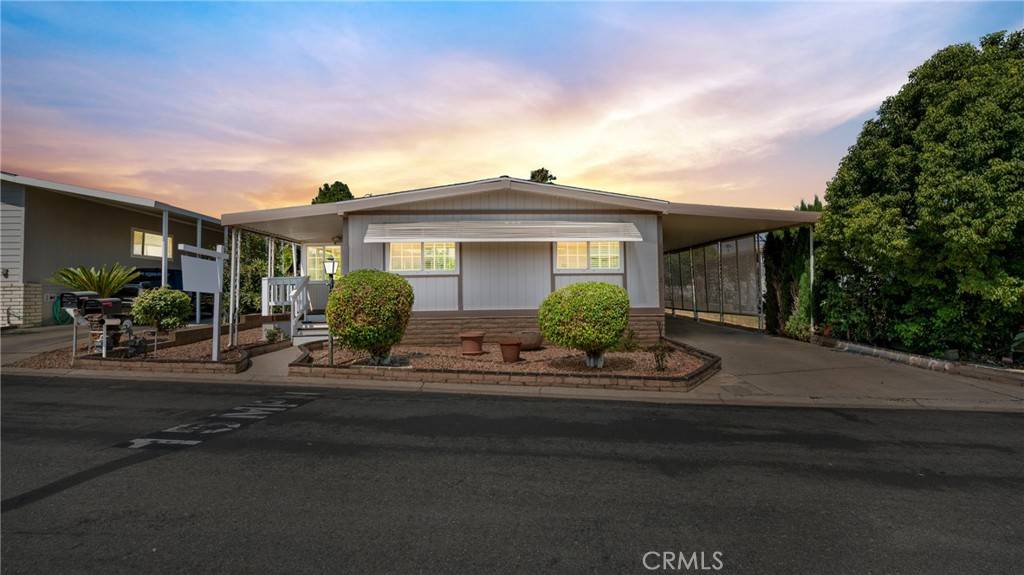 Corona, CA 92882,1422 Rainbrook WAY