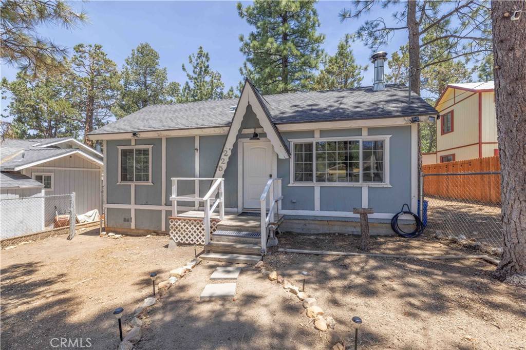 Sugarloaf, CA 92386,225 Sunset LN