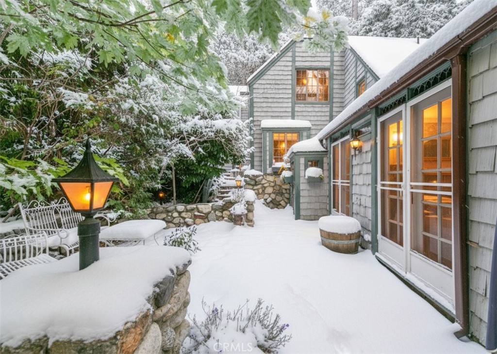 Crestline, CA 92325,969 Oak DR