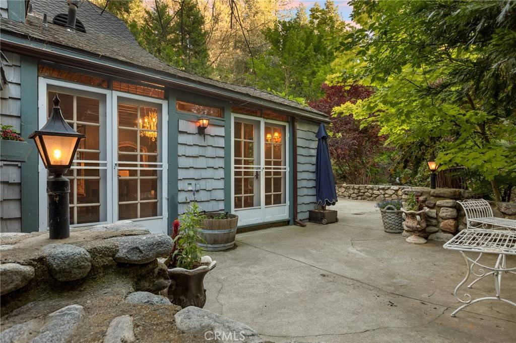 Crestline, CA 92325,969 Oak DR