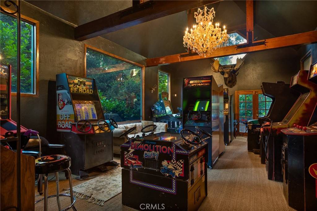 Crestline, CA 92325,969 Oak DR