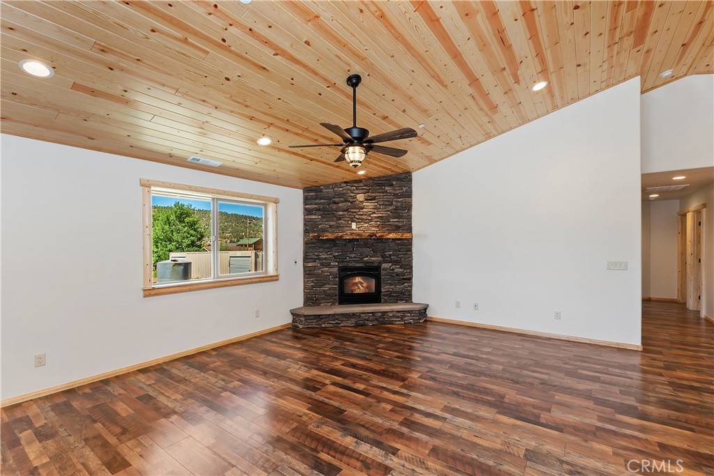 Big Bear City, CA 92314,878 Fir LN