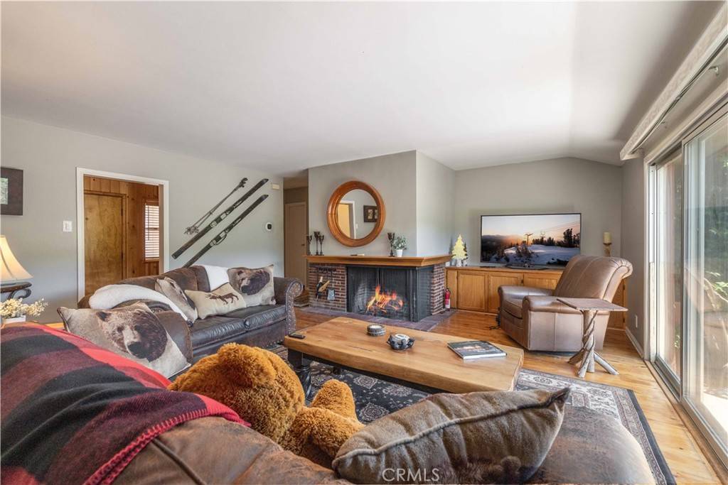 Big Bear Lake, CA 92315,42817 Encino
