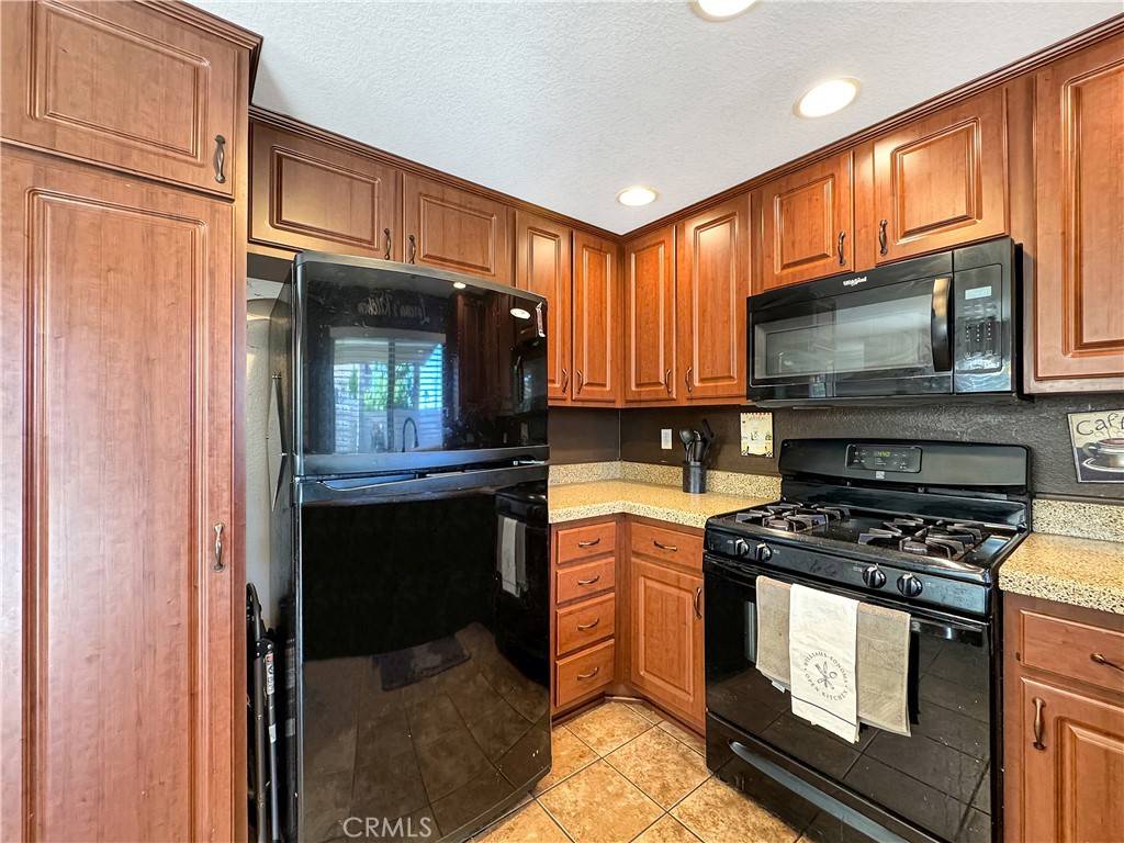 Fontana, CA 92337,11700 White Pine CT