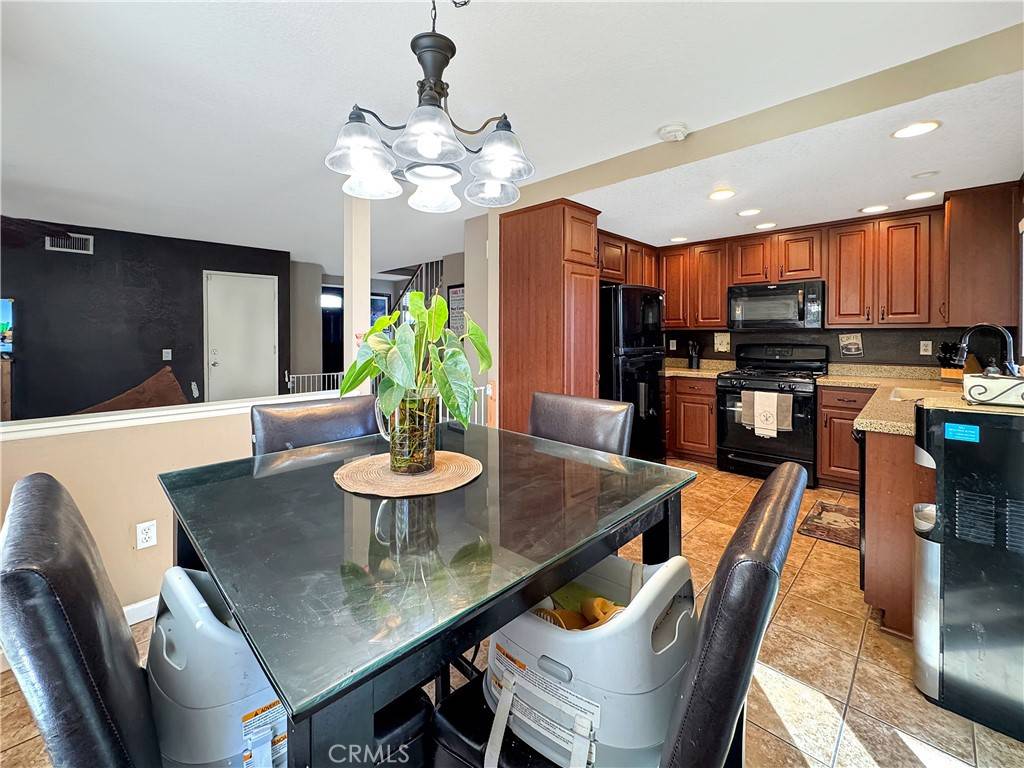 Fontana, CA 92337,11700 White Pine CT