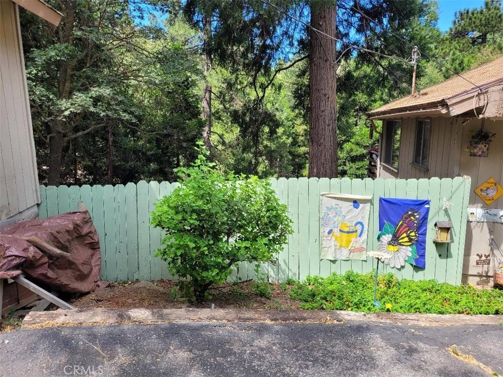 Crestline, CA 92325,22726 Ponderosa DR