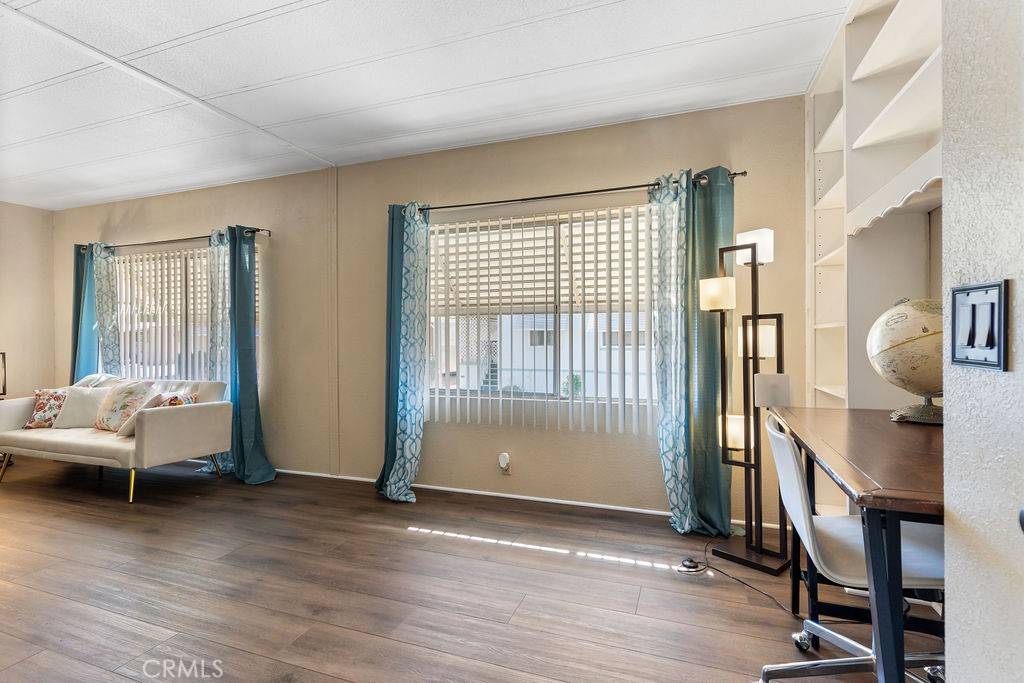 Victorville, CA 92395,13393 Mariposa RD #99