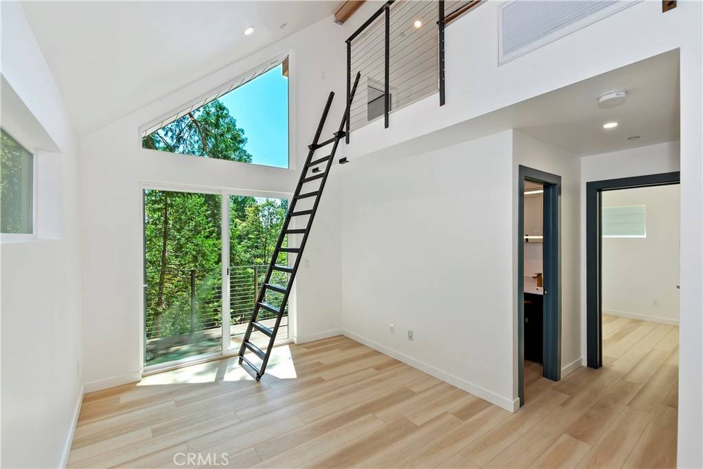 Twin Peaks, CA 92391,441 Oriole DR #2