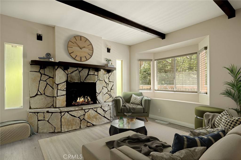 Lake Arrowhead, CA 92352,833 East Victoria