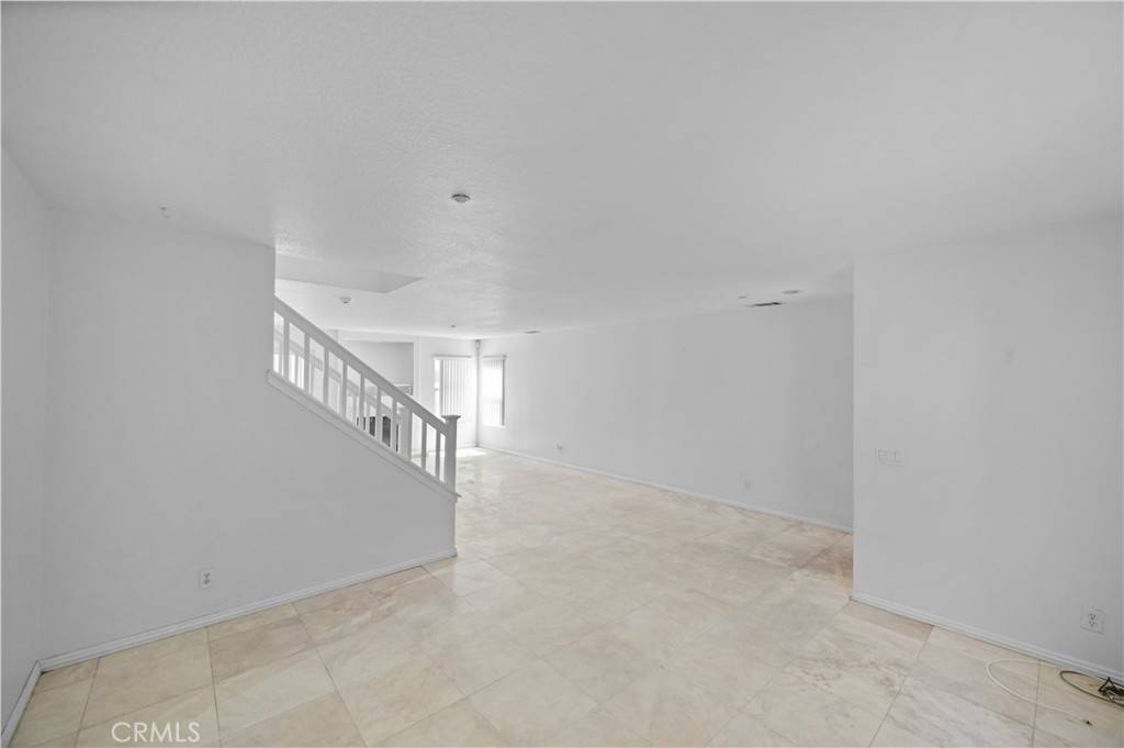 Fontana, CA 92337,15372 Brandon LN