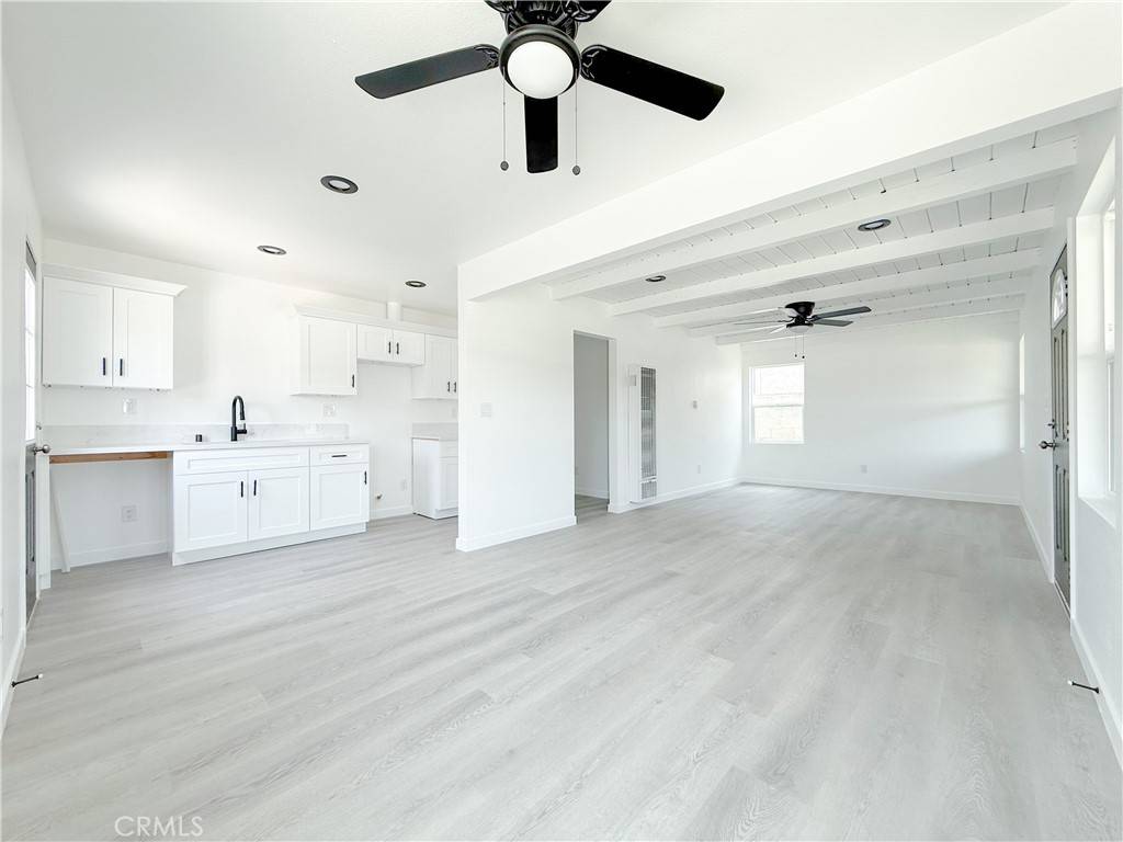 Compton, CA 90220,842 W Palmer ST