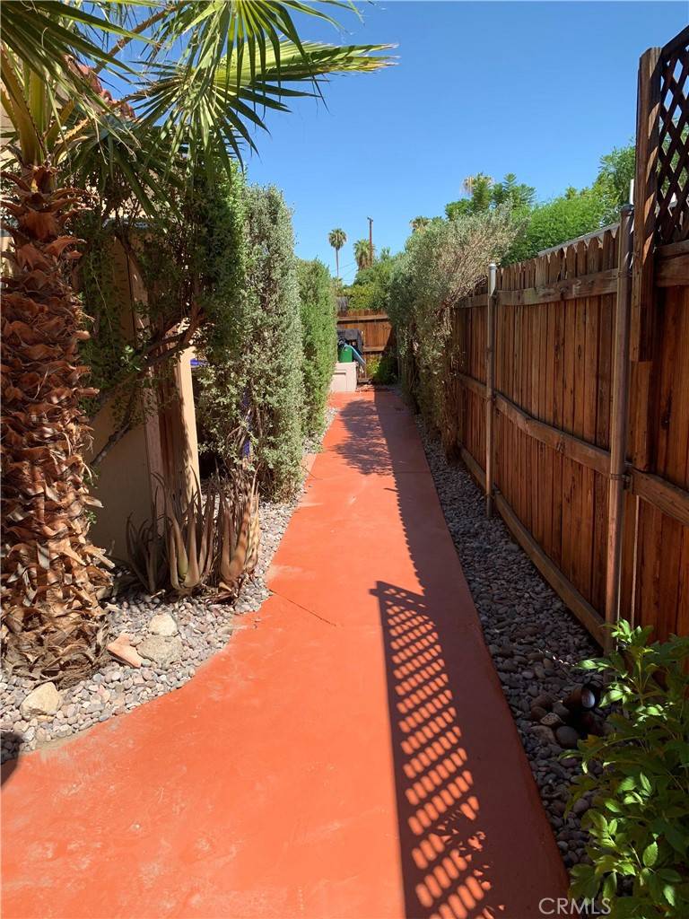 Palm Springs, CA 92264,583 S Calle Abronia