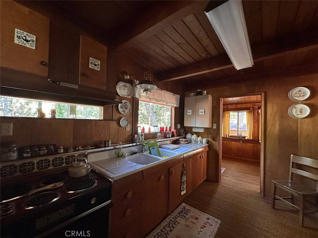 Forest Falls, CA 92339,41132 Oak DR