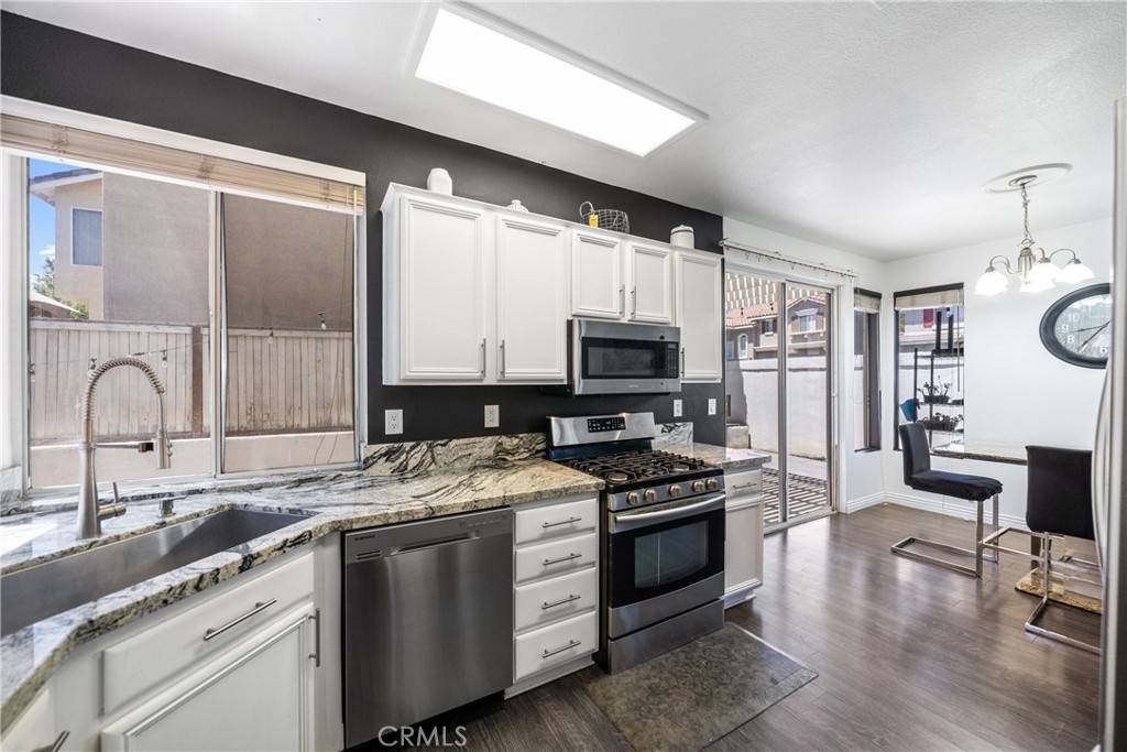 Corona, CA 92879,947 Olinda