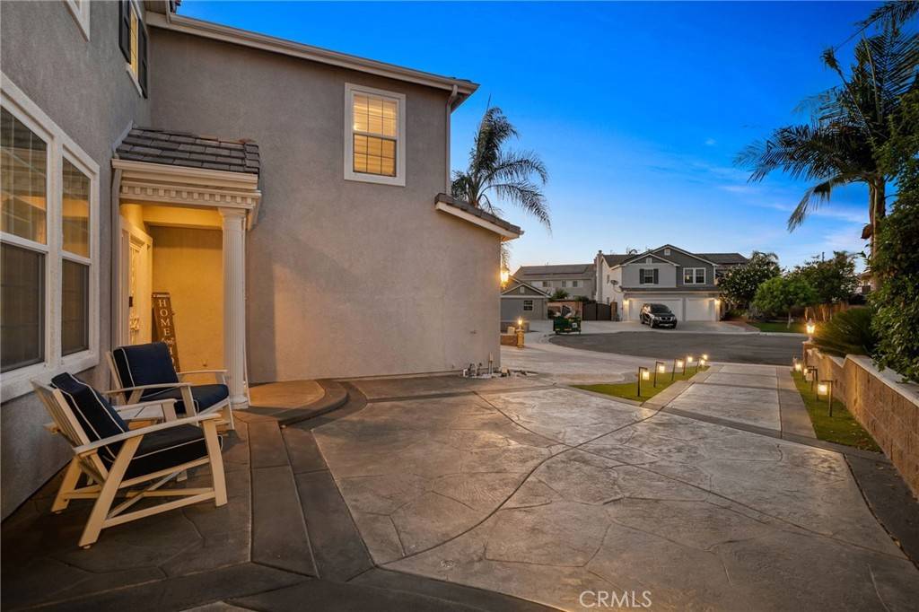 Eastvale, CA 91752,12391 Dakota River CT