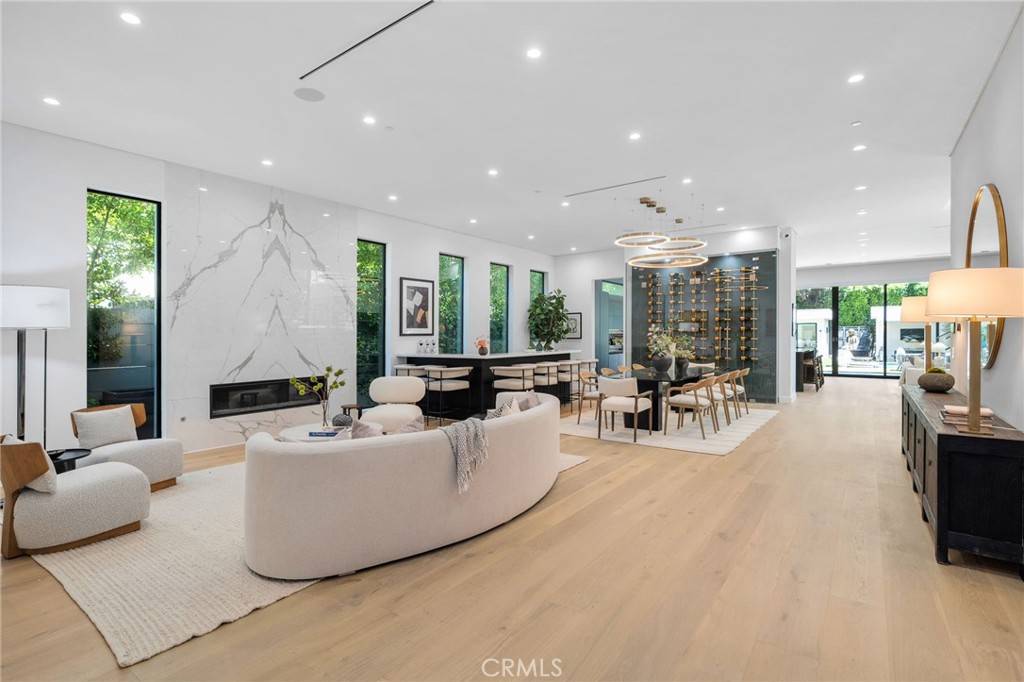 Sherman Oaks, CA 91403,15231 Greenleaf ST