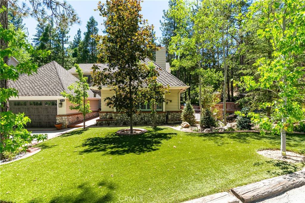 Lake Arrowhead, CA 92352,514 Riviera DR