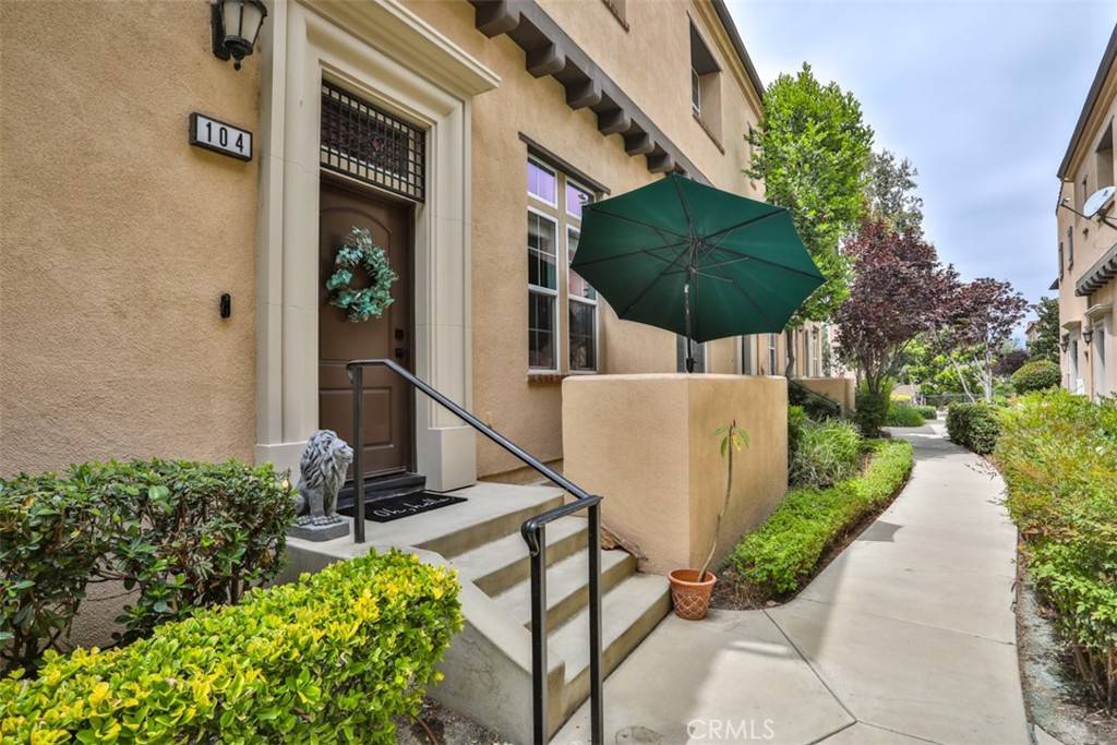 Corona, CA 92883,4441 Owens ST #104