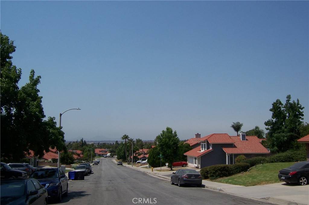 San Bernardino, CA 92407,6385 N Azalea AVE