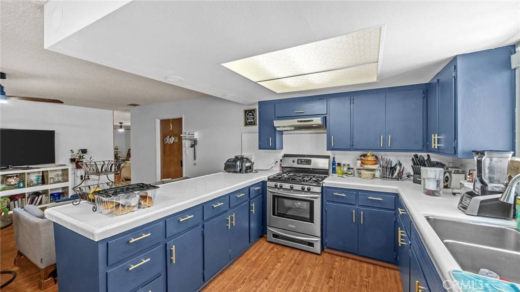 Fontana, CA 92335,9130 Pinyon AVE
