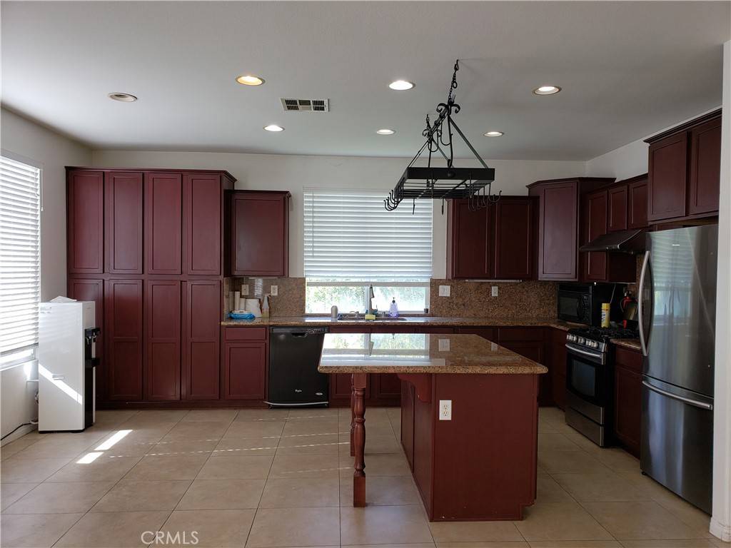 Eastvale, CA 92880,7117 Silverwood Drive