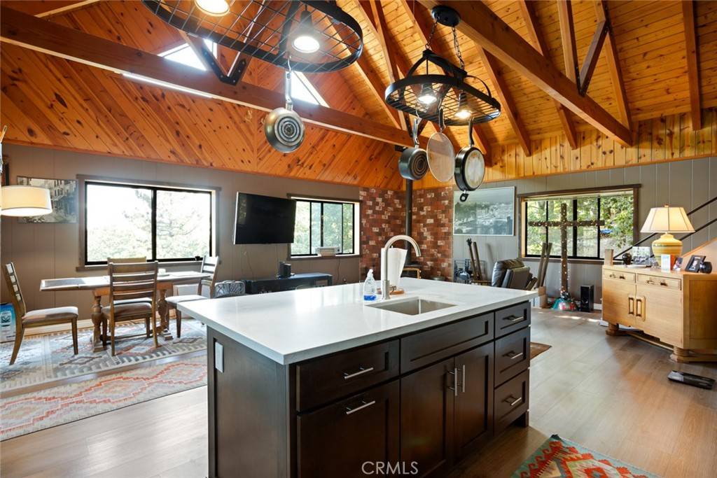 Running Springs, CA 92382,20 Oak Leaf LN