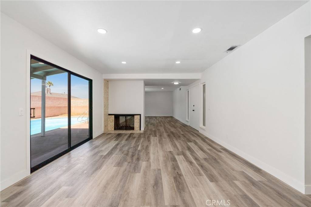 Rialto, CA 92376,910 E Home ST