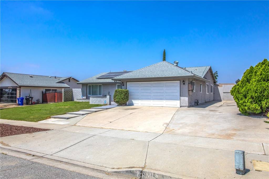 Fontana, CA 92336,7312 Palmetto AVE