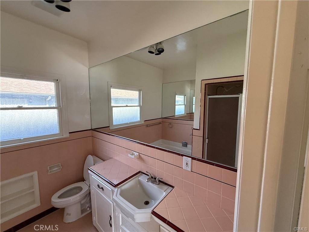 San Bernardino, CA 92405,148 W 34th ST