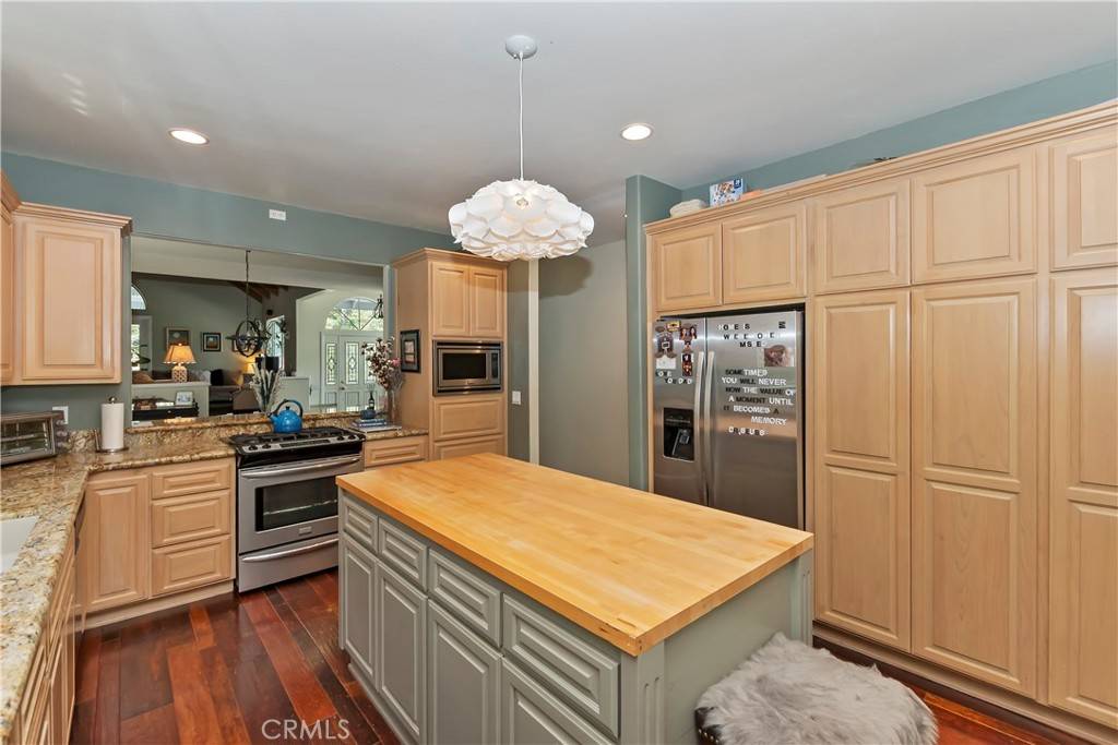Lake Arrowhead, CA 92352,26746 Oakmont DR