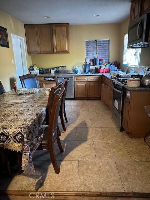 Lake Elsinore, CA 92530,305 Line ST