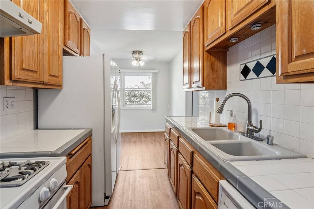 Manhattan Beach, CA 90266,532 Rosecrans AVE