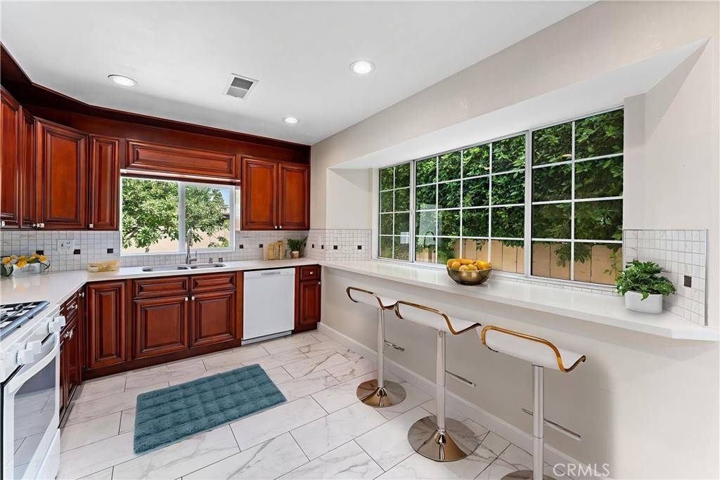 Long Beach, CA 90808,3333 N Los Coyotes Diagonal