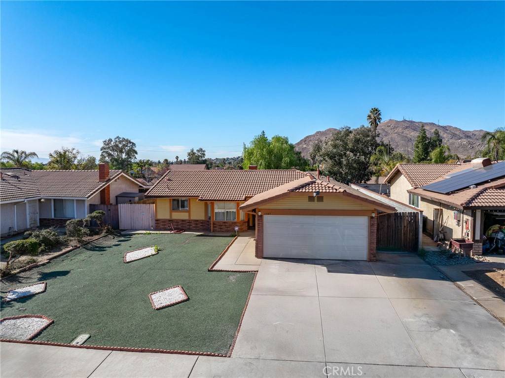Moreno Valley, CA 92557,11587 Triumph LN