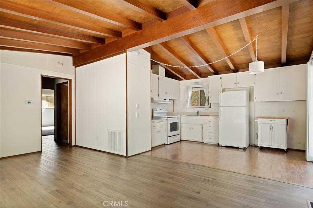 Crestline, CA 92325,24243 Zell CT