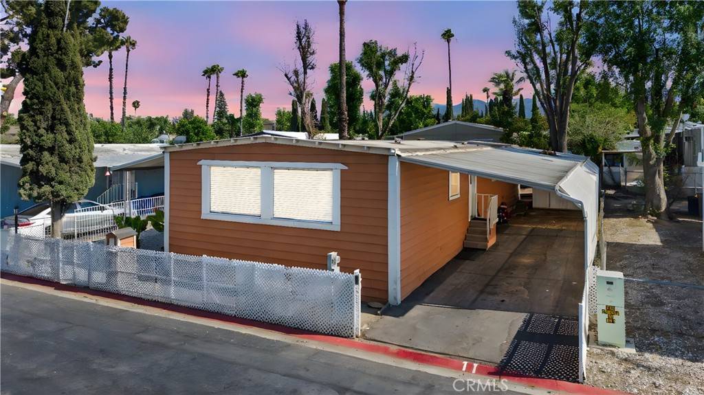 Corona, CA 92882,995 Pomona Rd #SPC #11