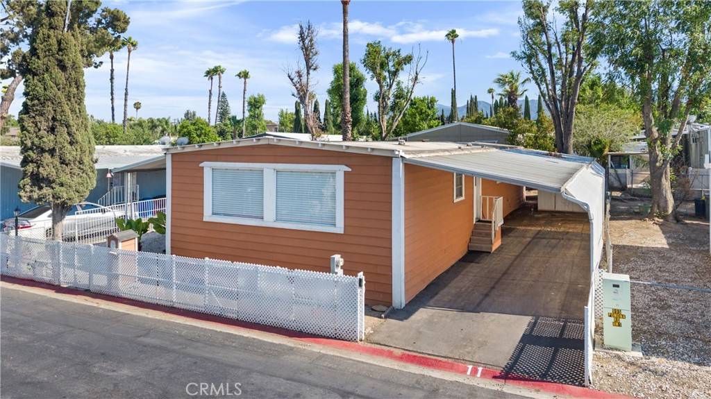 Corona, CA 92882,995 Pomona Rd #SPC #11