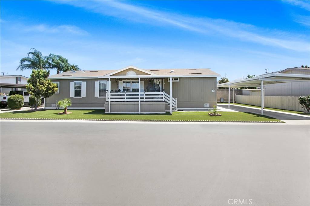 Corona, CA 92882,307 S Smith AVE #17