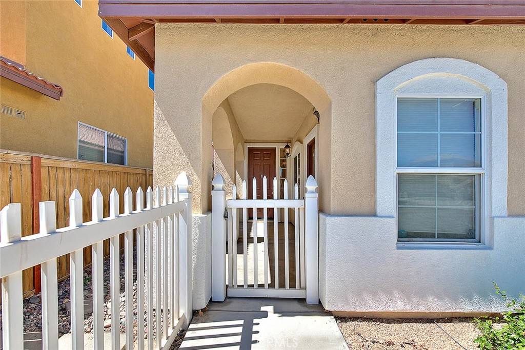 Hesperia, CA 92344,9380 Agave DR