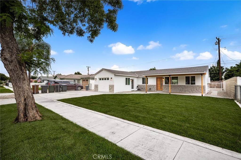 Fullerton, CA 92833,2124 W Flower AVE