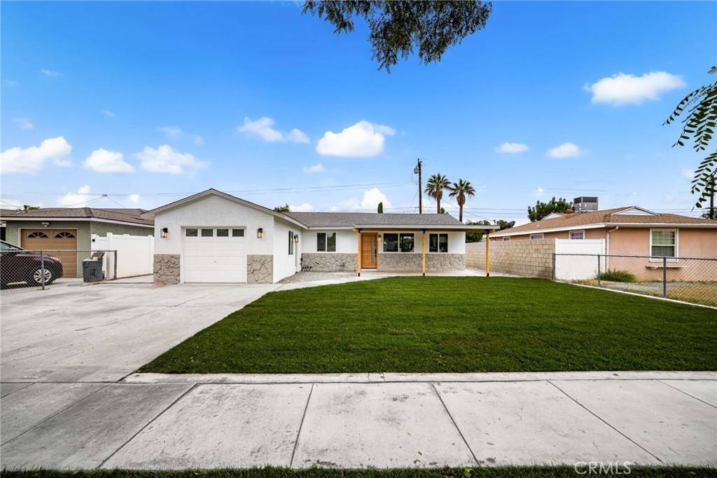 Fullerton, CA 92833,2124 W Flower AVE
