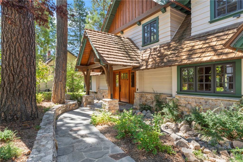 Lake Arrowhead, CA 92352,27713 High Knoll RD