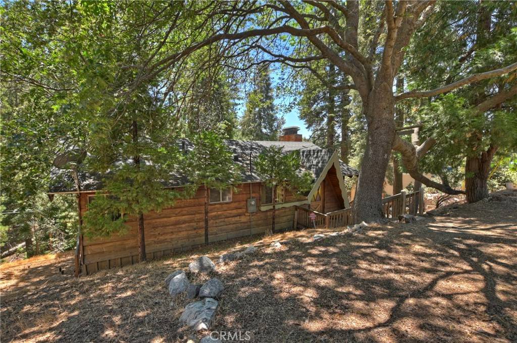 Crestline, CA 92325,812 Arosa DR